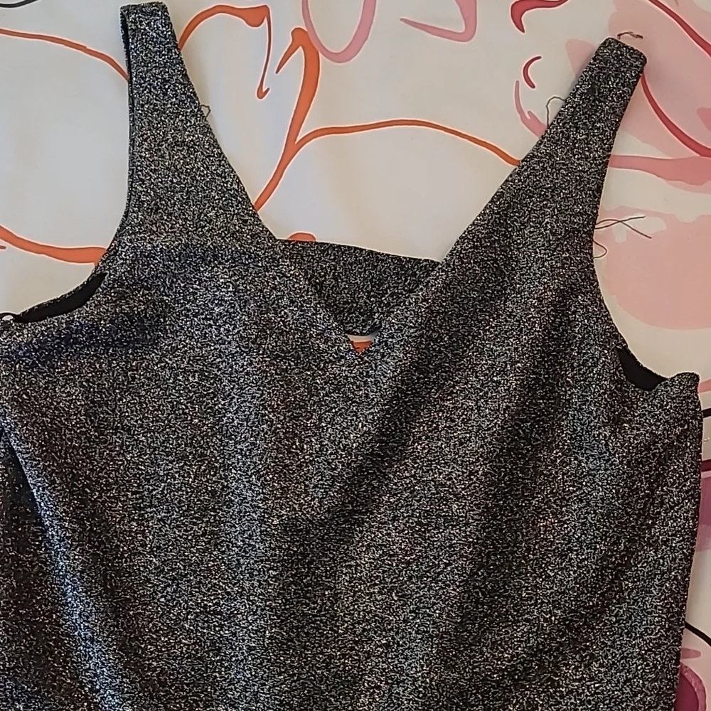 She + Sky Boutique Silver / Gray Sparkle Romper Size Small NWT - Picture 2 of 6